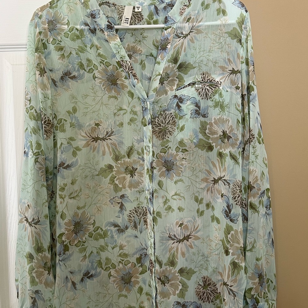 Kut from the Kloth. Beautiful sheer fabric. Perfect for Easter, Church, Business